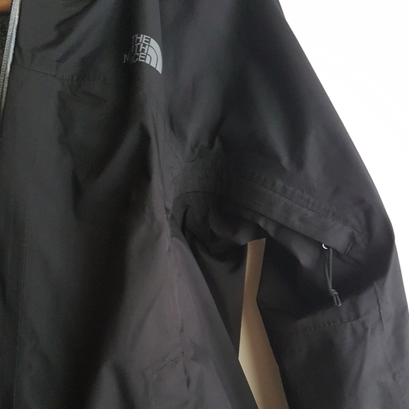 Women's North Face Rain Jacket - Picture 4 of 6